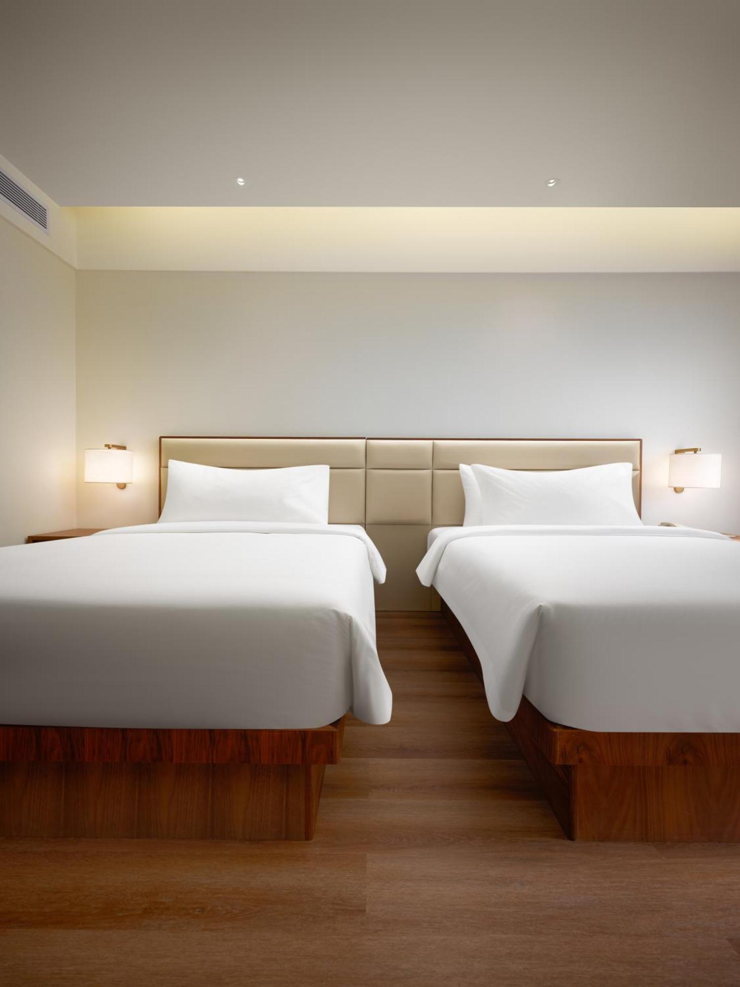 Hotel Model J Jakarta Soekarno - Hatta Airport 4*